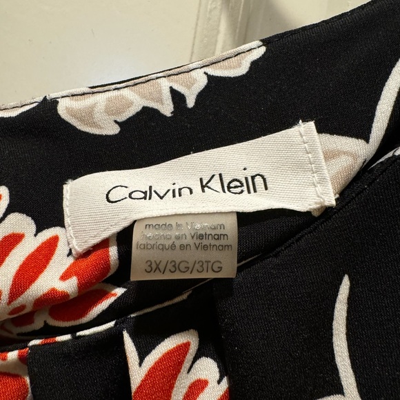 3x Calvin Klein sleeveless top/shell in black red and khaki print. Plus size - Picture 2 of 5